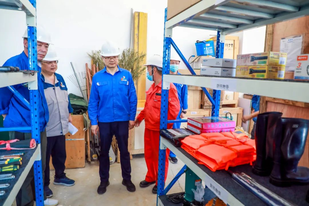 翠籠蒲艾香，慰問送安康——安彩高科總經理端午節慰問一線職工